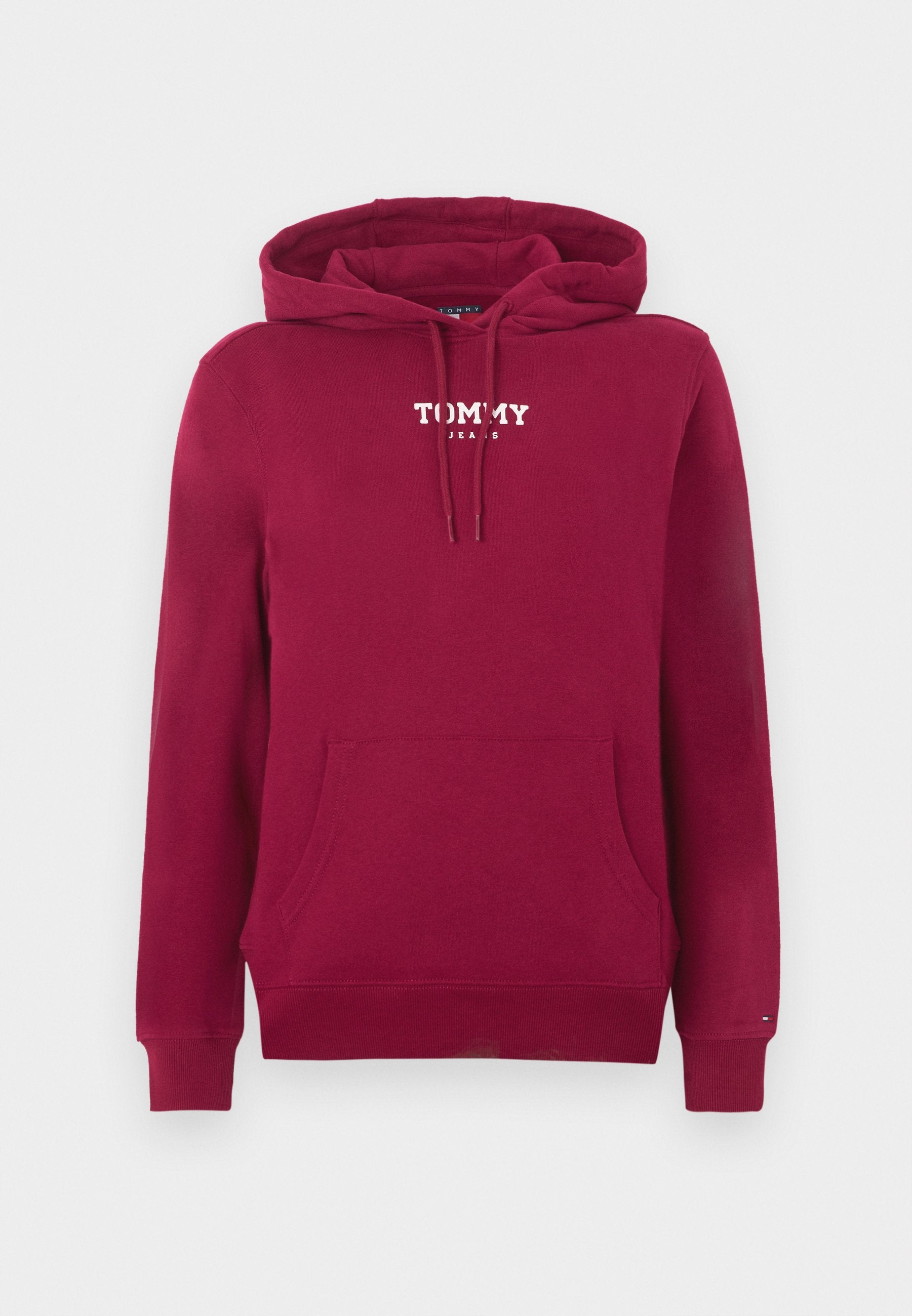 Roter Hoodie aus Baumwolle mit Kängurutasche vorne, verstellbarer Kapuze mit Kordelzug und weißem Logo-Schriftzug "TOMMY JEANS" auf der Brust.