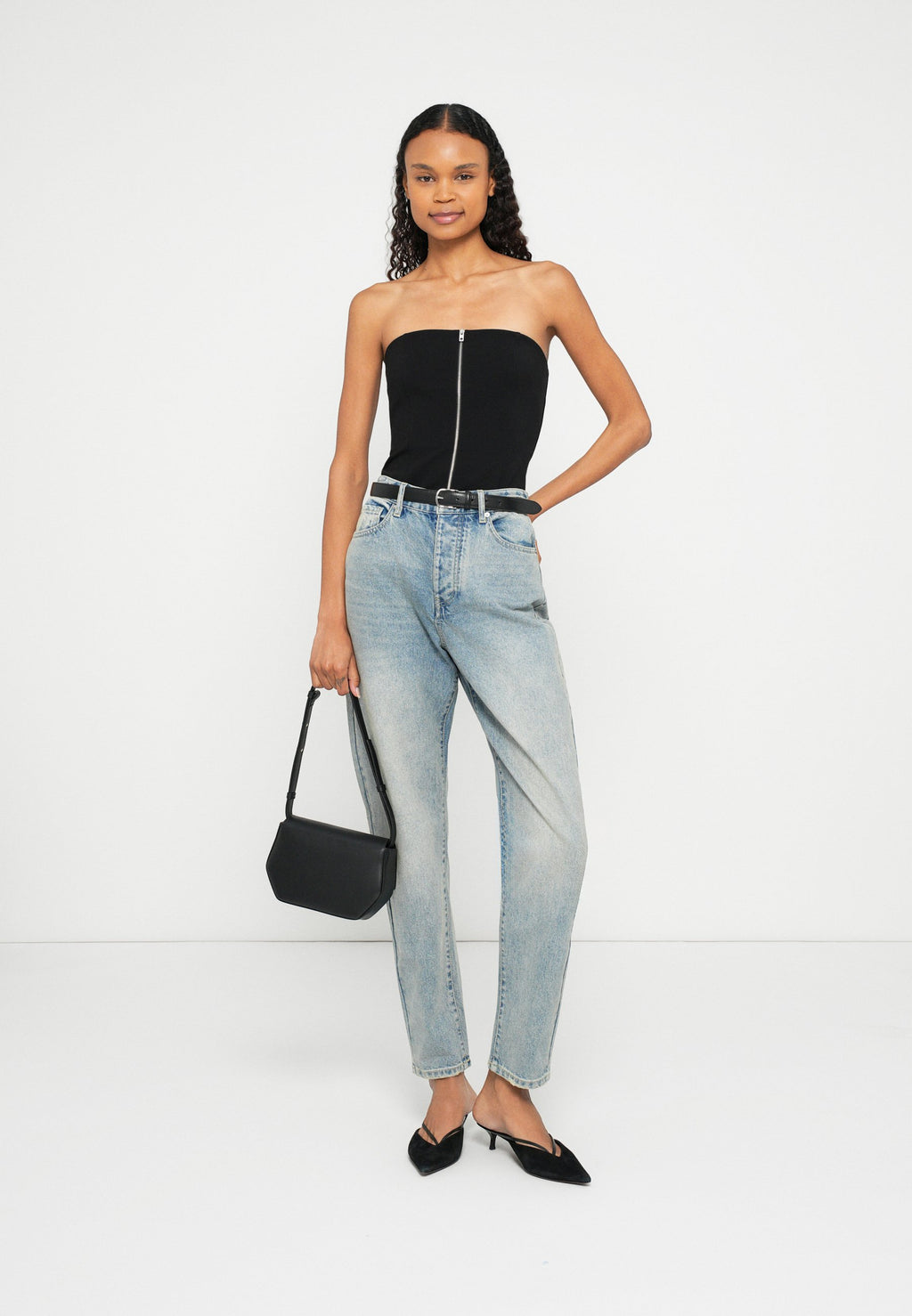 Armani Exchange Mom Jeans Media 3