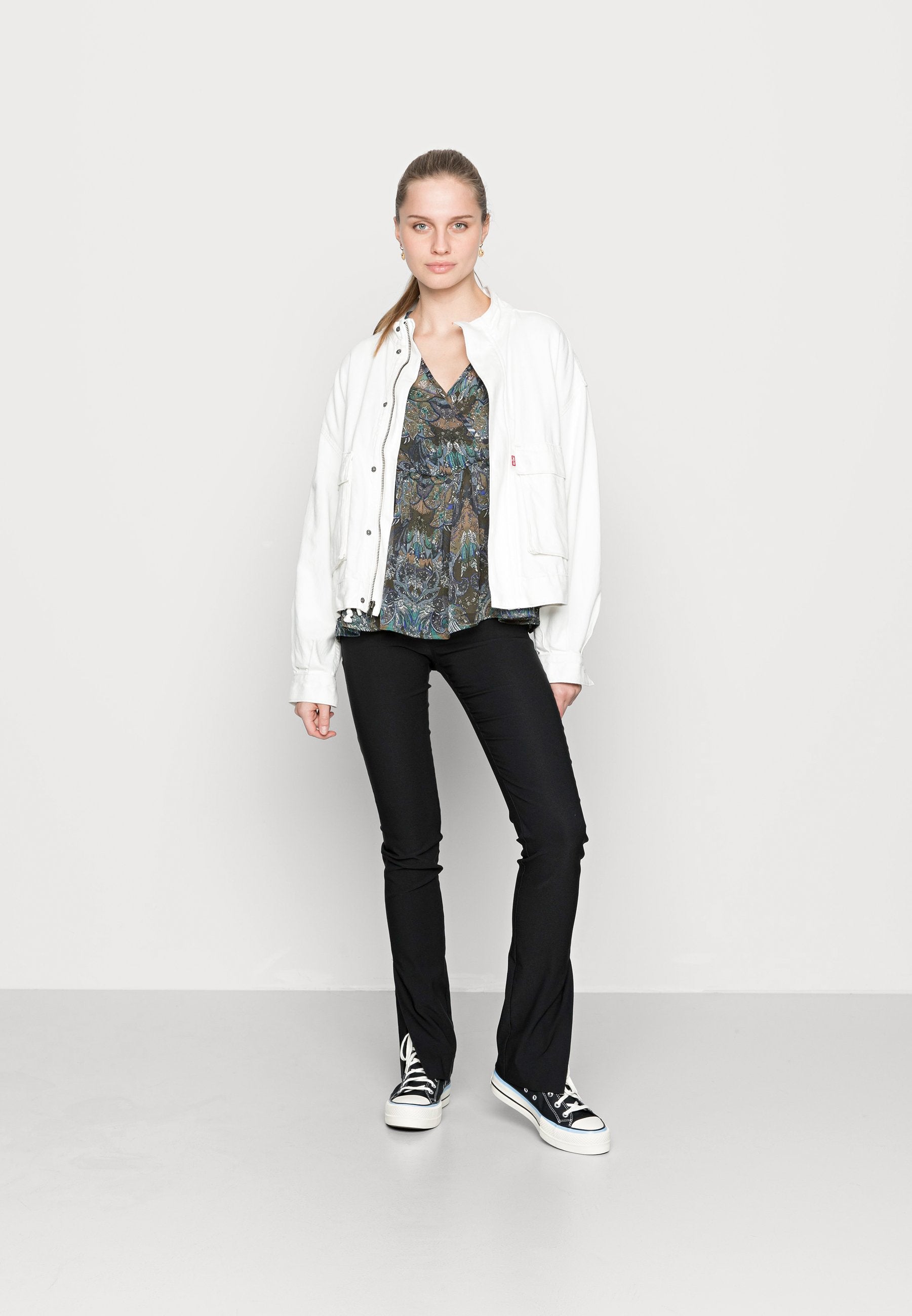 ONLY ONLCORDELIA V NECK