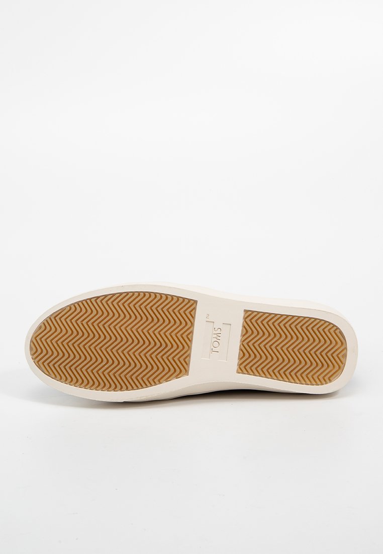 TOMS BRYCE
