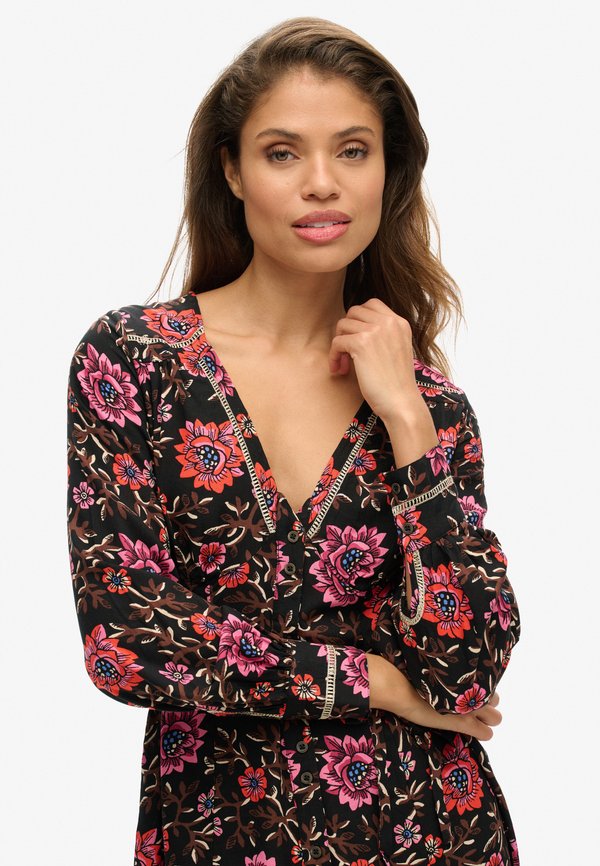 Superdry & Co PRINTED V-NECK MINI TEA