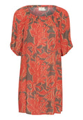 Kurzärmeliges Kleid mit rotem Blumenmuster auf braunem Hintergrund, runder Ausschnitt und gerafftem Detail am Kragen. Größe S angegeben.