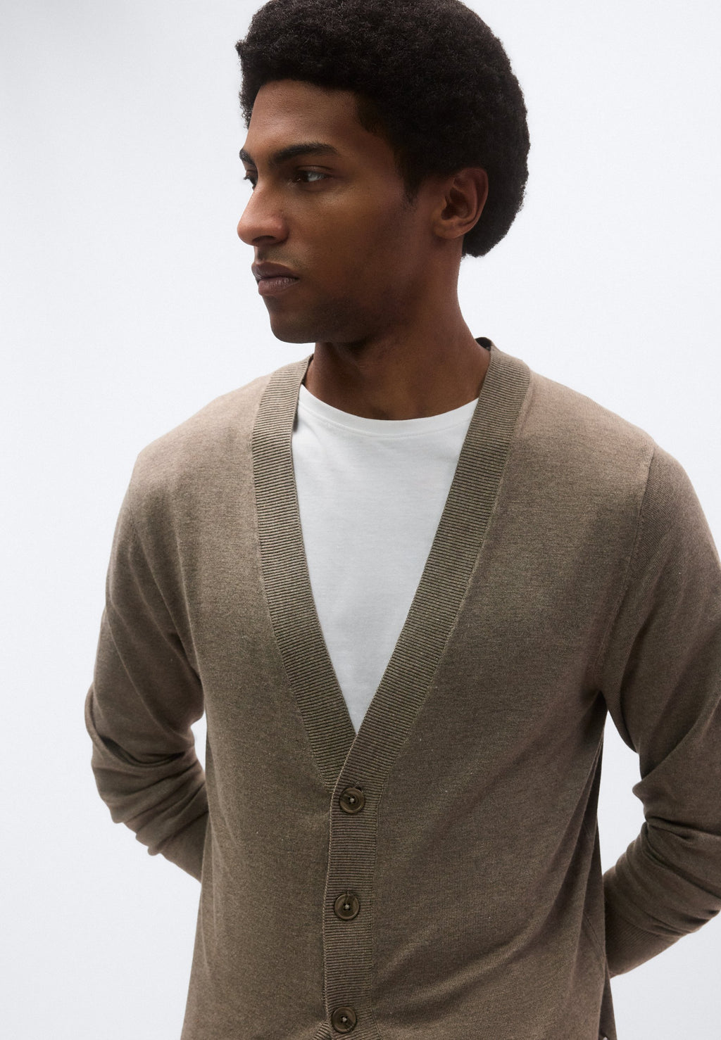 V NECK BUTTON CARDIGAN Media 7