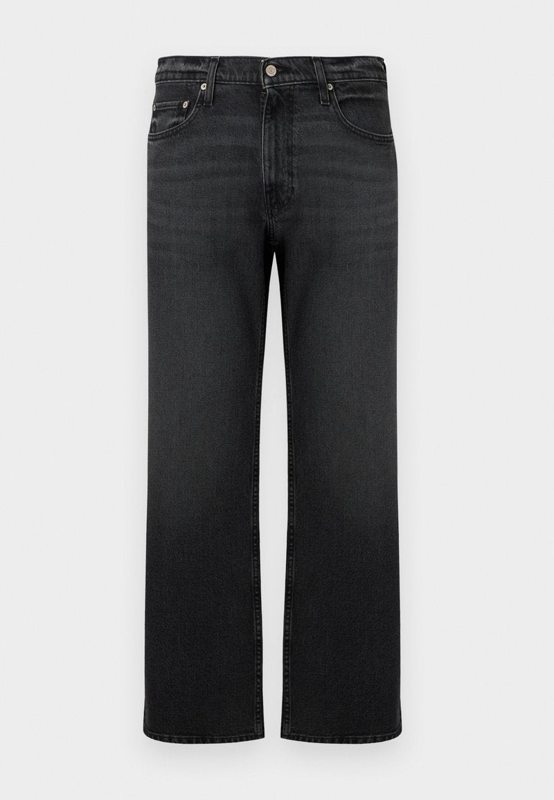 Schwarze Straight-Leg-Jeans mit frontalem Knopf- und Reißverschluss, fünf Taschen und dezentem verwaschenem Detail an Oberschenkeln und Knien.