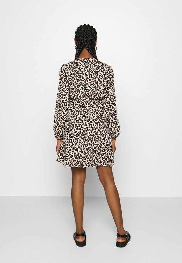 Pieces Petite PCNESSA WRAP DRESS