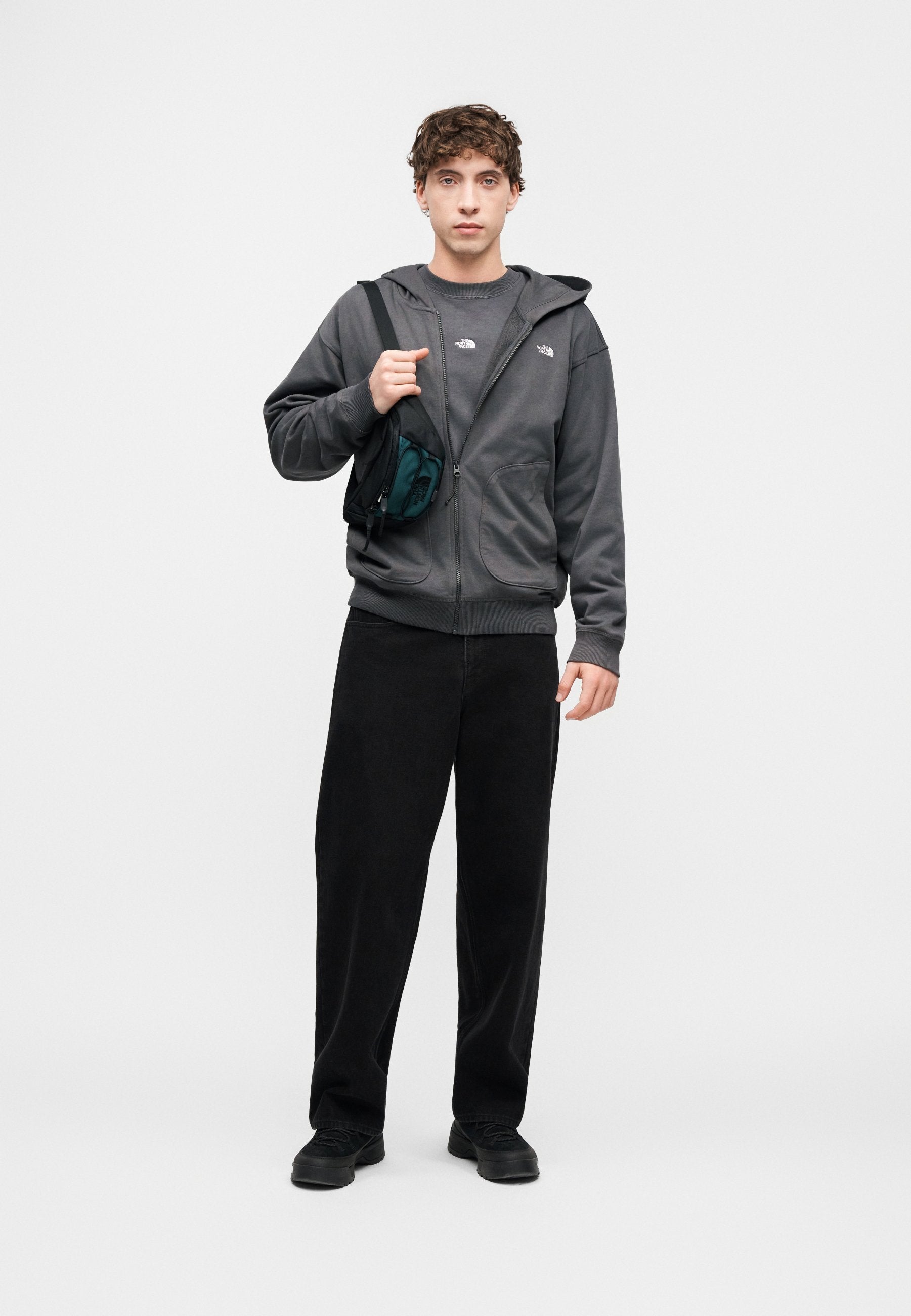 The North Face ESSENTIAL FULL ZIP HOODIE