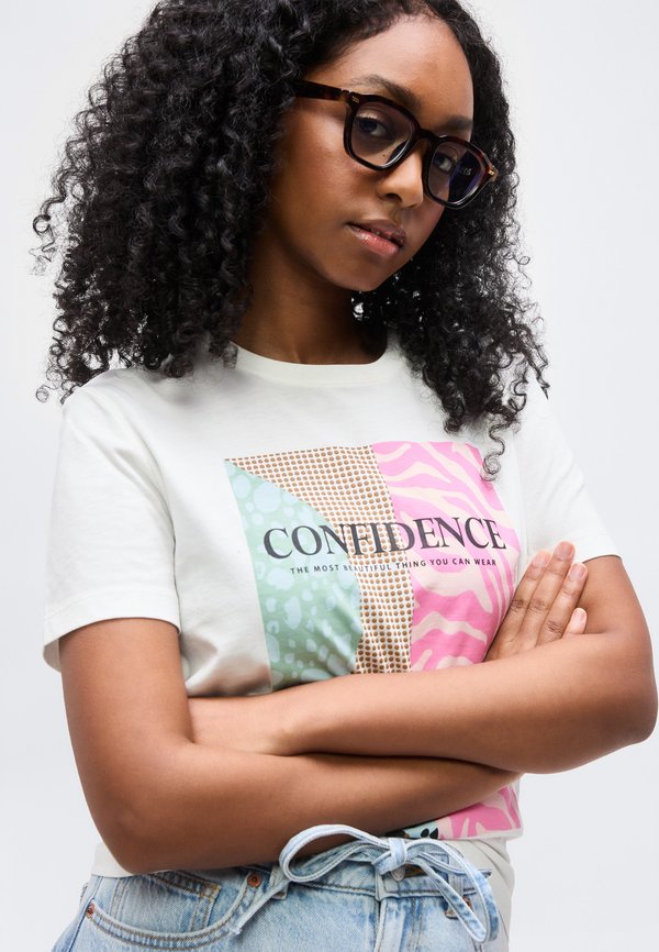 ONLY Petite ONLFREEZE LIFE HEART TEE