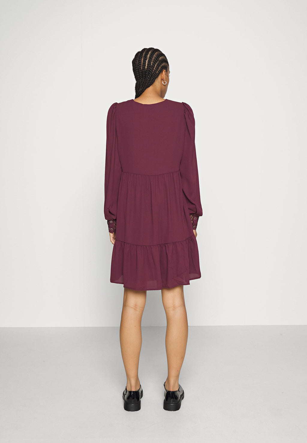 ONLTRINE DRESS Media 4