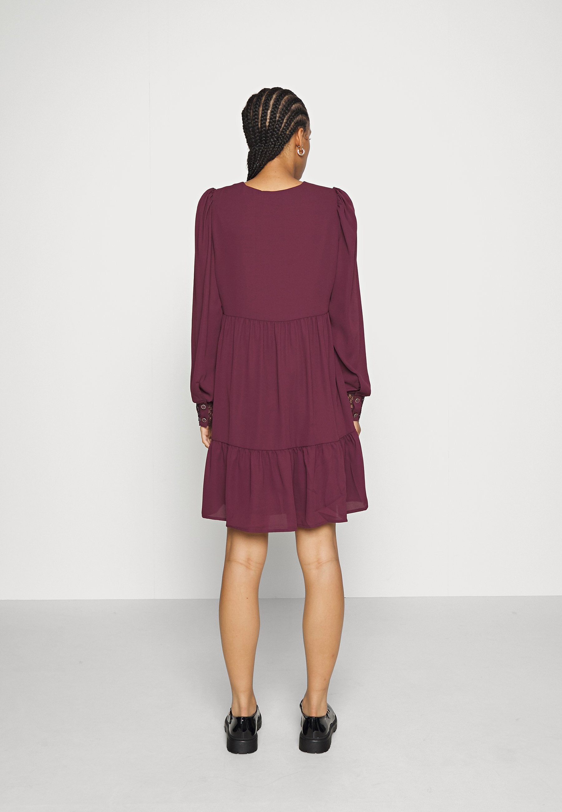 ONLTRINE DRESS Media 4