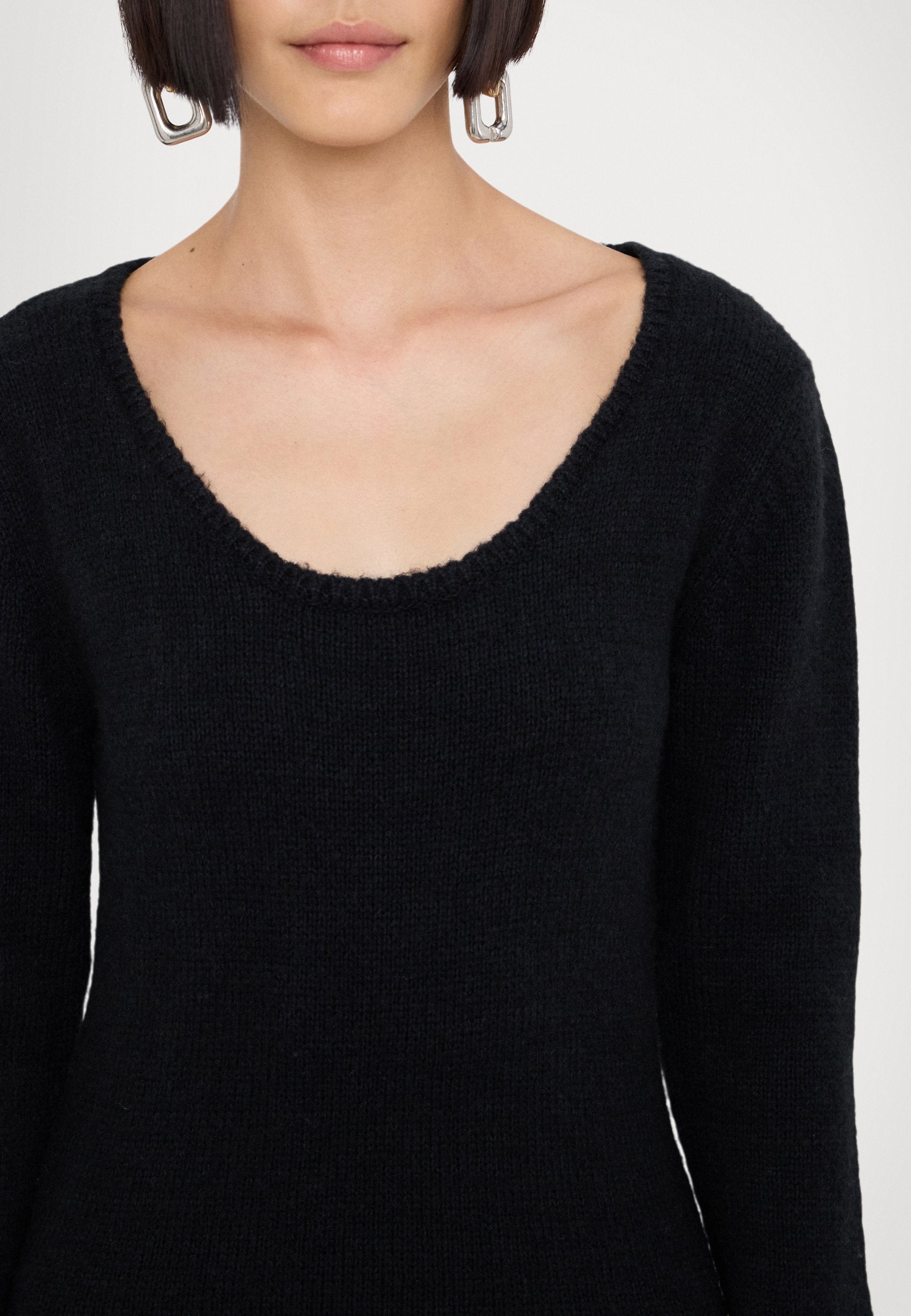 STUDIO ID DRESS