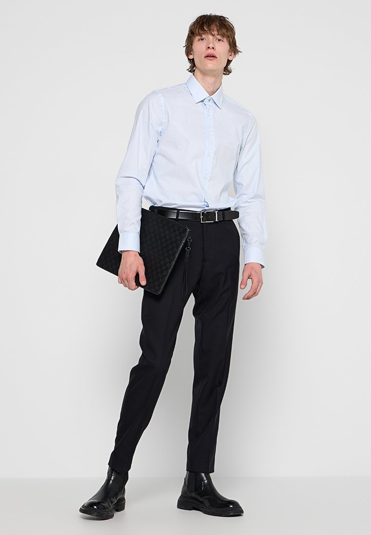 Michael Kors ENGINEERD OXFORD SLIM FIT