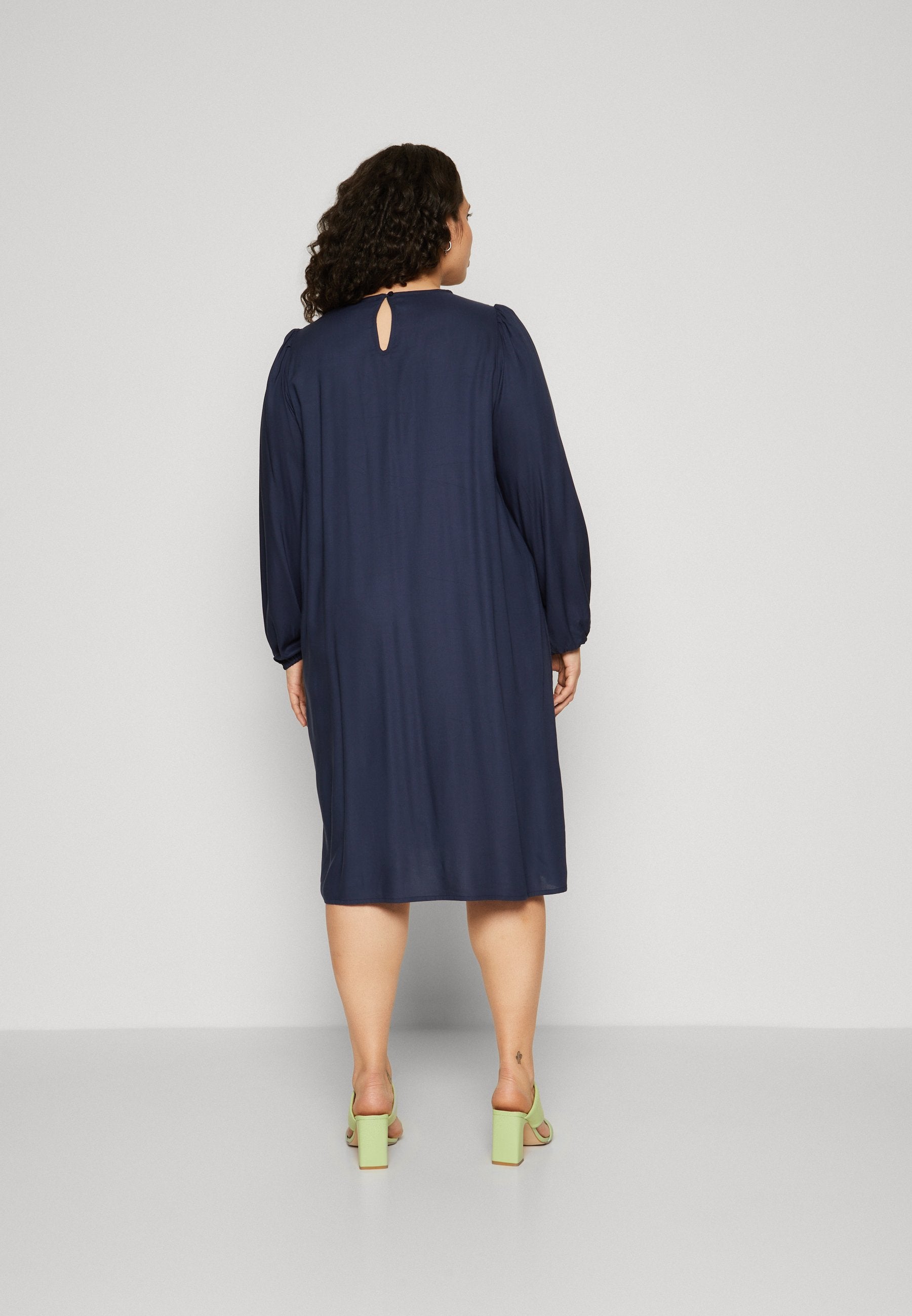 CARSIDNEY LIFE EMBROIDERY DRESS Media 4