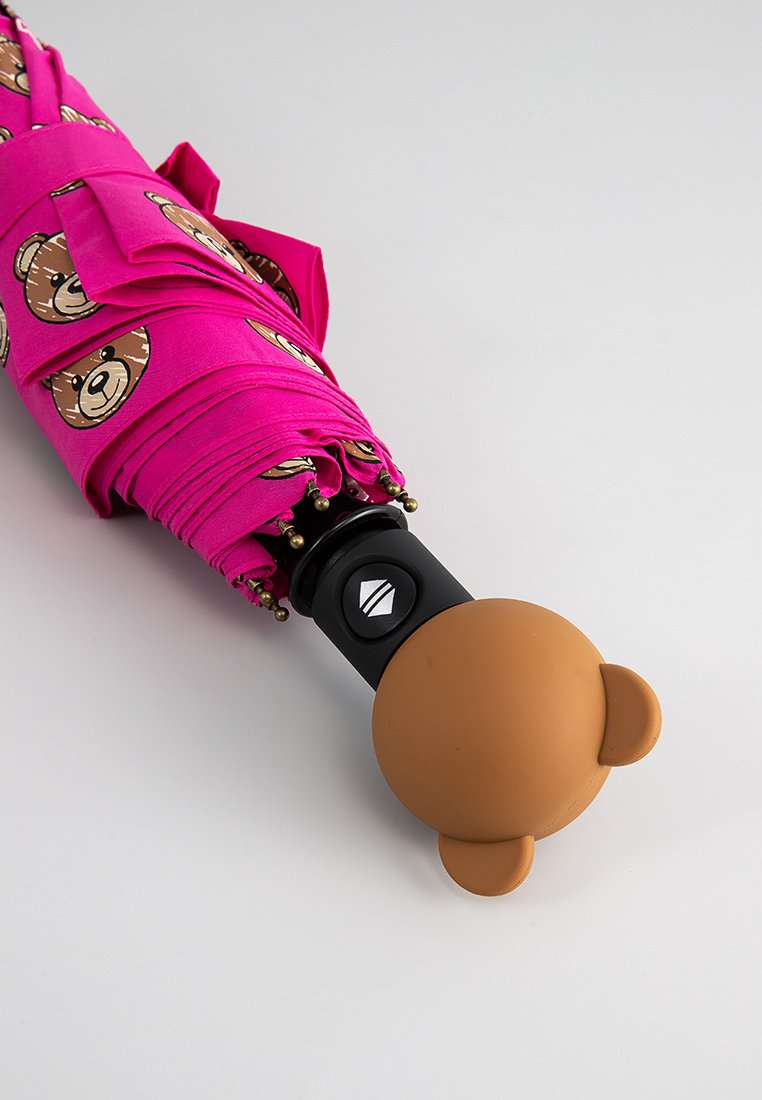 MOSCHINO