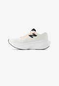 New Balance FUELCELL SUPERCOMP TRAINER V3 - Trainers - sea salt urgent red