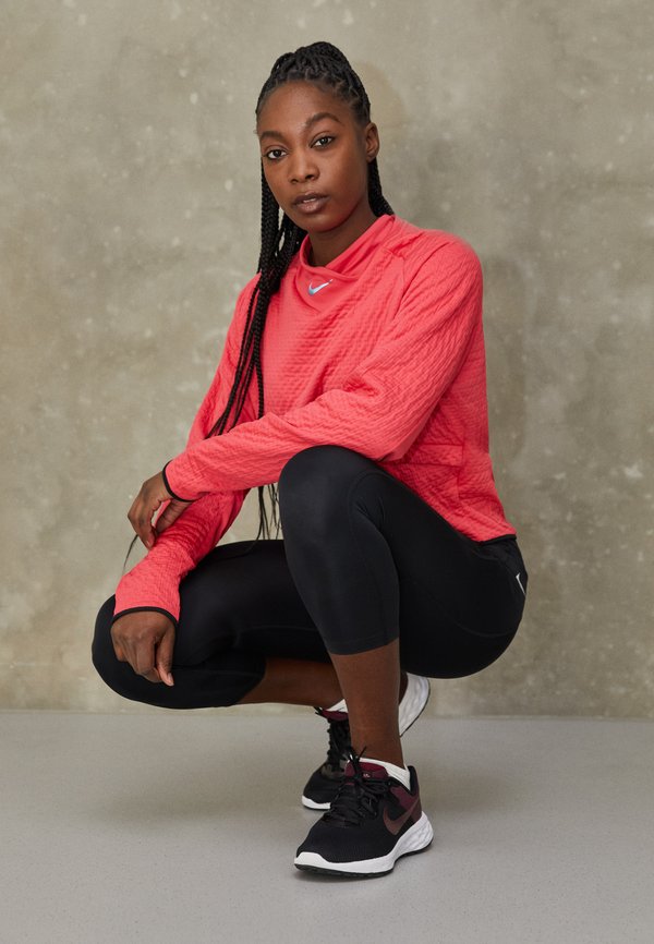 Nike Performance FAST CROP
