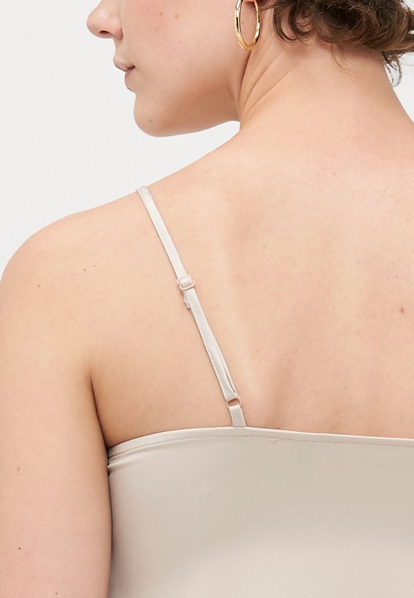 Vero Moda Tall VMMERLE SINGLET