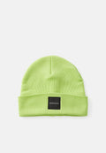 Limettengrüner Strickbeanie mit umgeschlagenem Bund und einem schwarzen PeakPerformance-Logo-Patch. Weiche Textur und formschlüssiges Design.