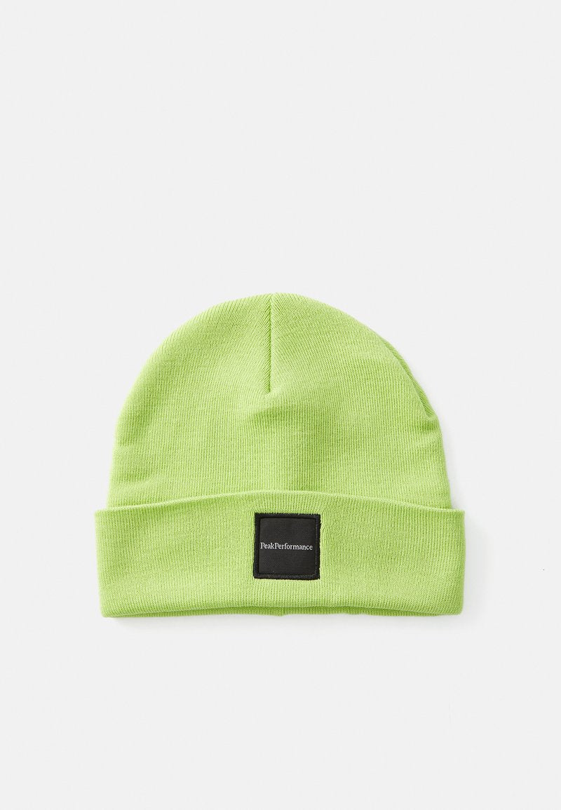 Limettengrüner Strickbeanie mit umgeschlagenem Bund und einem schwarzen PeakPerformance-Logo-Patch. Weiche Textur und formschlüssiges Design.