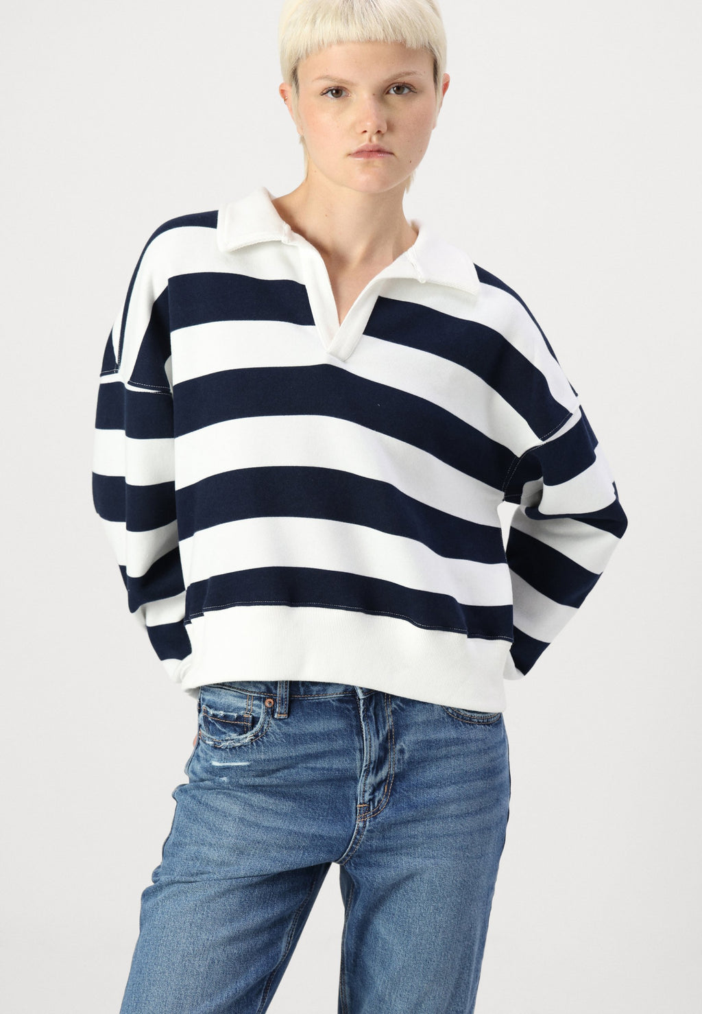 American Eagle MOM JEANS