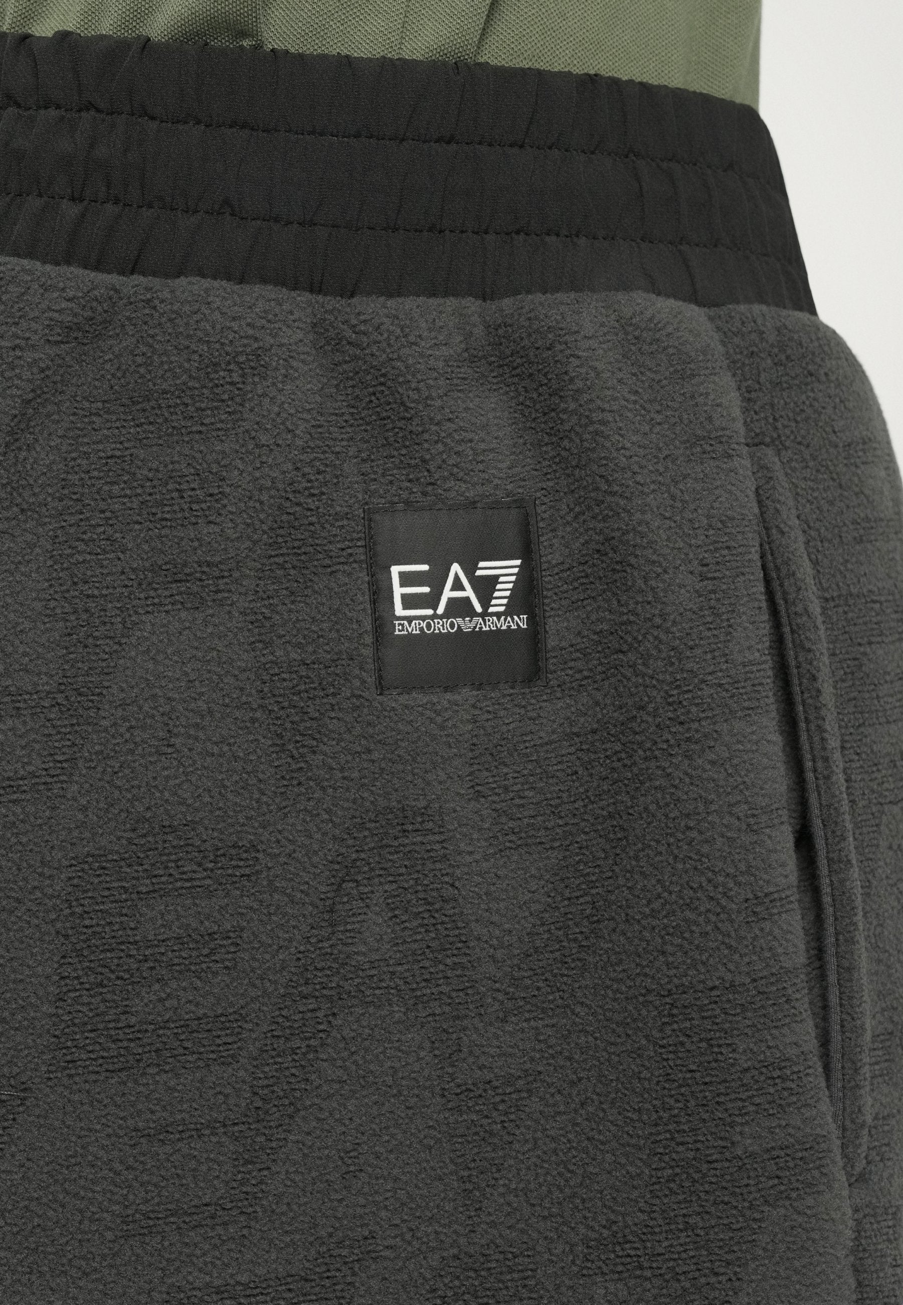 TRAIN LOGO SERIES PANTS Media 7