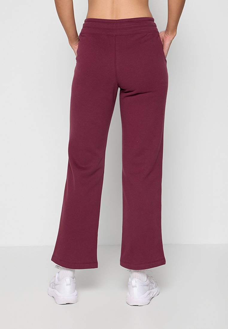 DKNY Sport