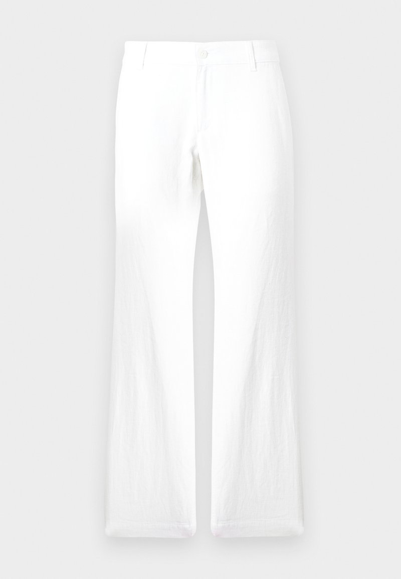 Weiße Leinenhose mit geradem Bein, Knopfverschluss und ohne sichtbare Muster. Glatte Textur und minimales Design.