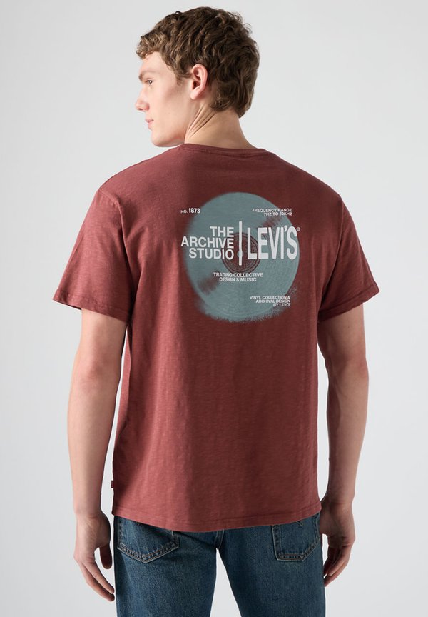 Levi's® LSE_SS RELAXED FIT TEE BOXTAB 5IN BLACK.