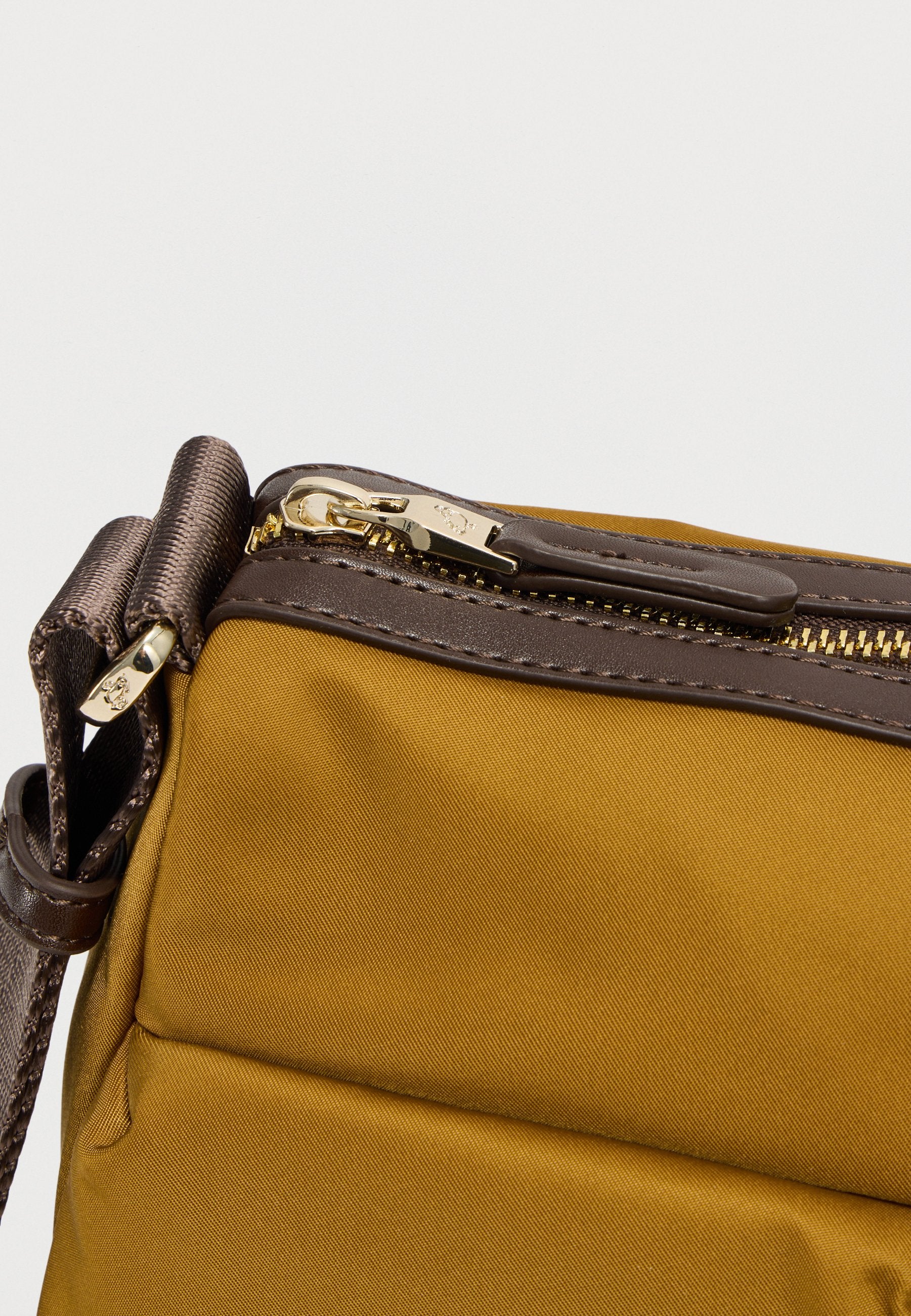 Mandarina Duck HUNTER