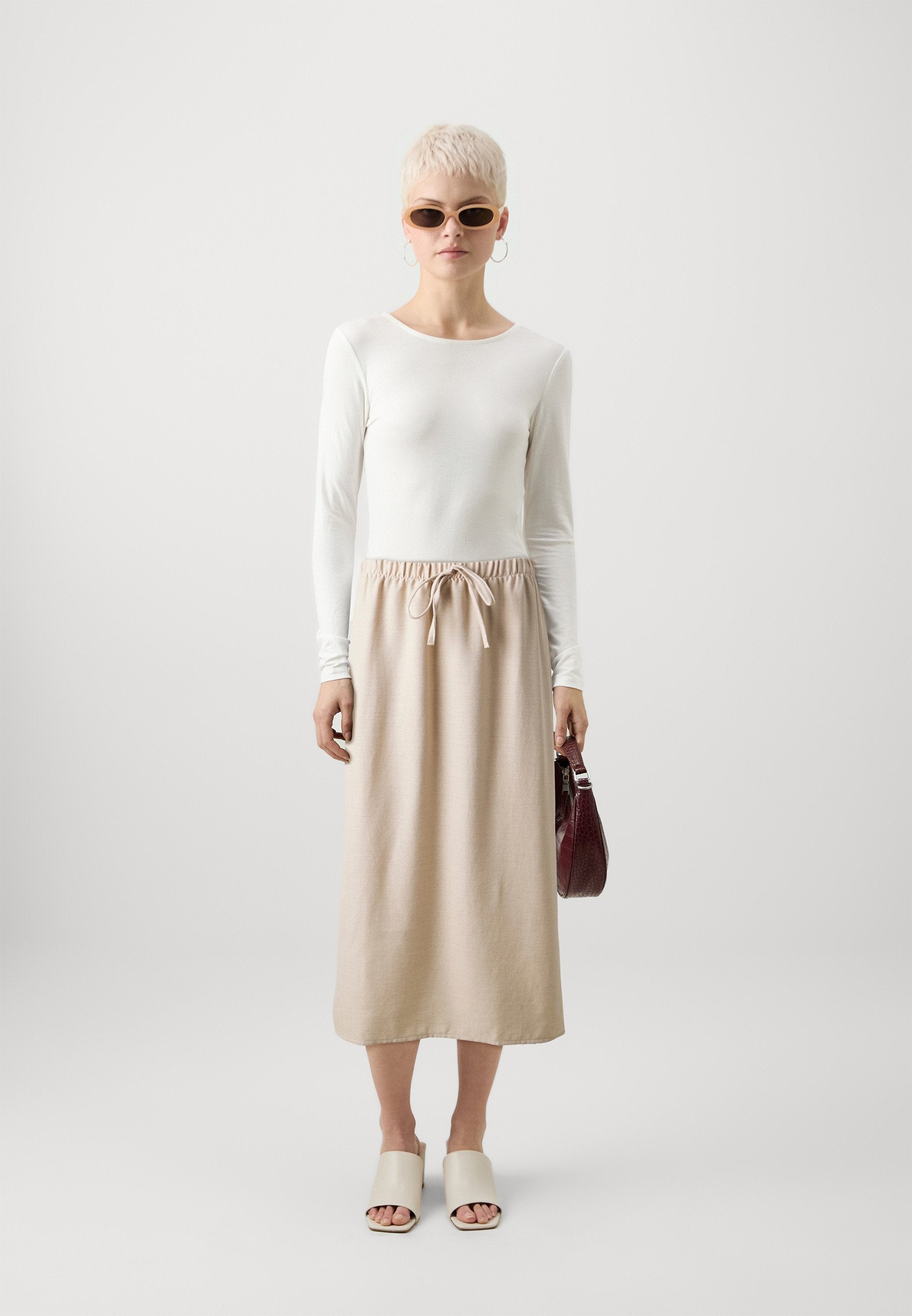 ONLAMAHLE MIDI STRING SKIRT  Media 2