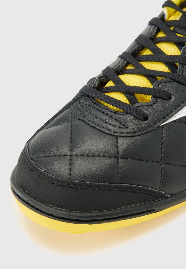 Mizuno MRL SALA CLUB IN