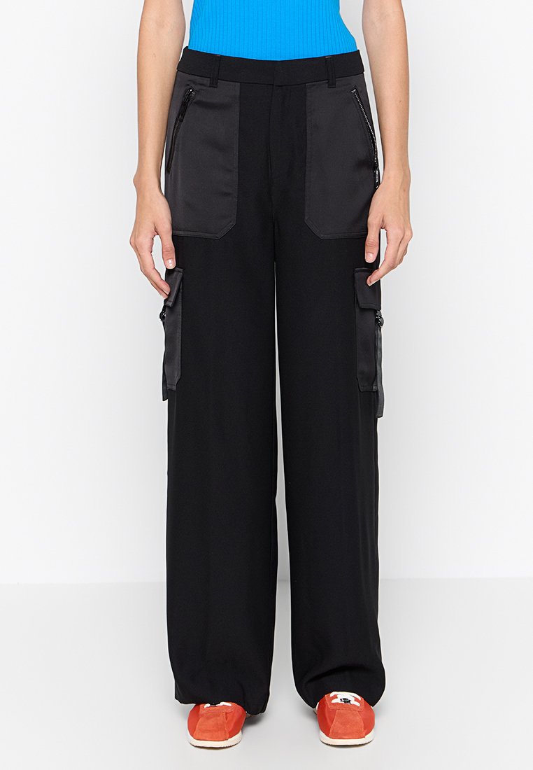 DKNY Cargohose Media 1