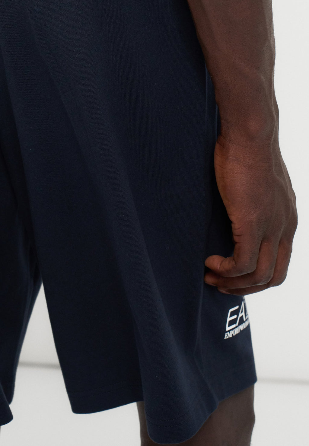 EA7 Emporio Armani Kurze Sporthose Media 6