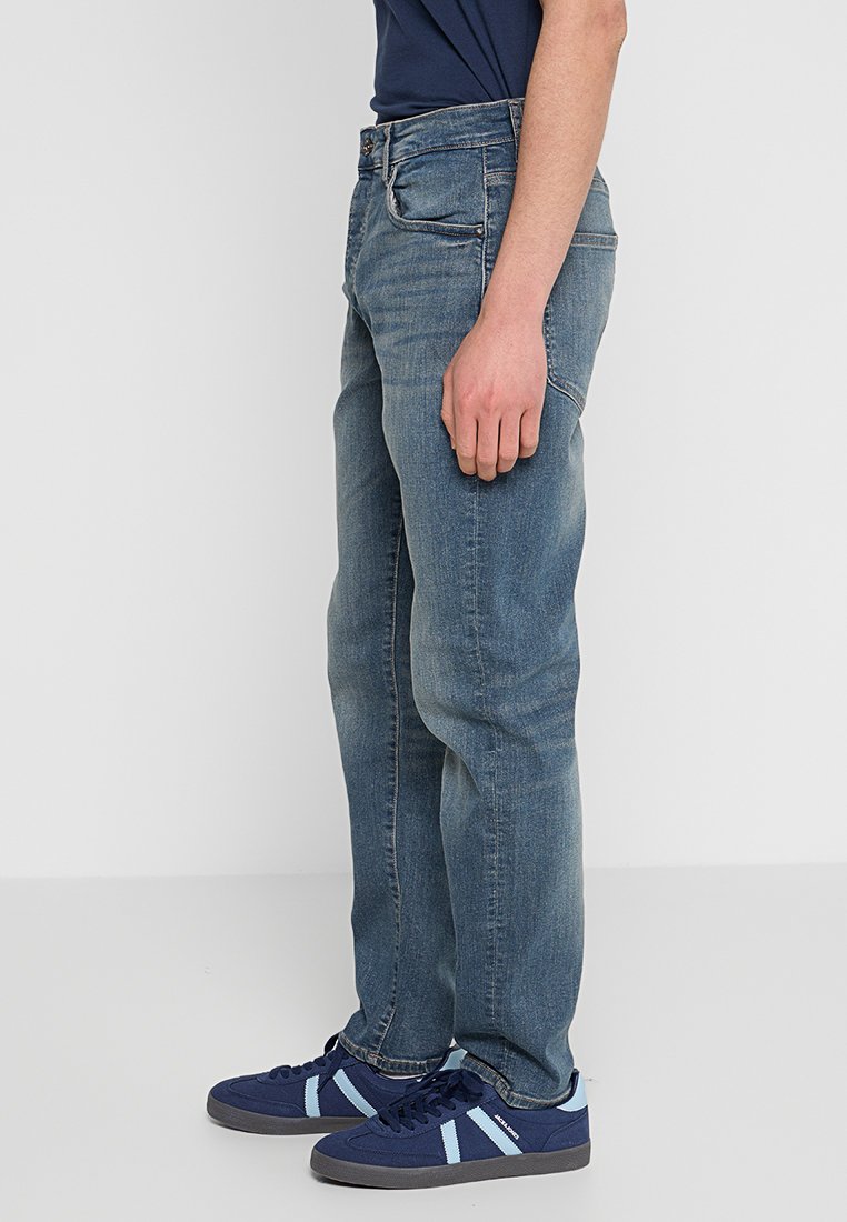 ONSYOKE TAPERED BOX AZG DNM MU OTL Media 2