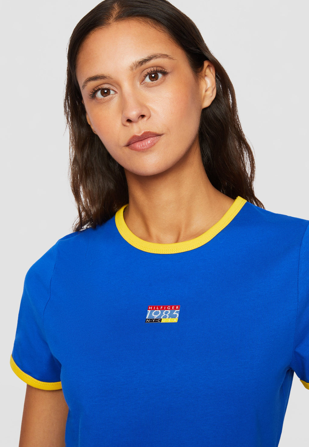 EXCLUSIVE HILFIGER TEAM Media 6