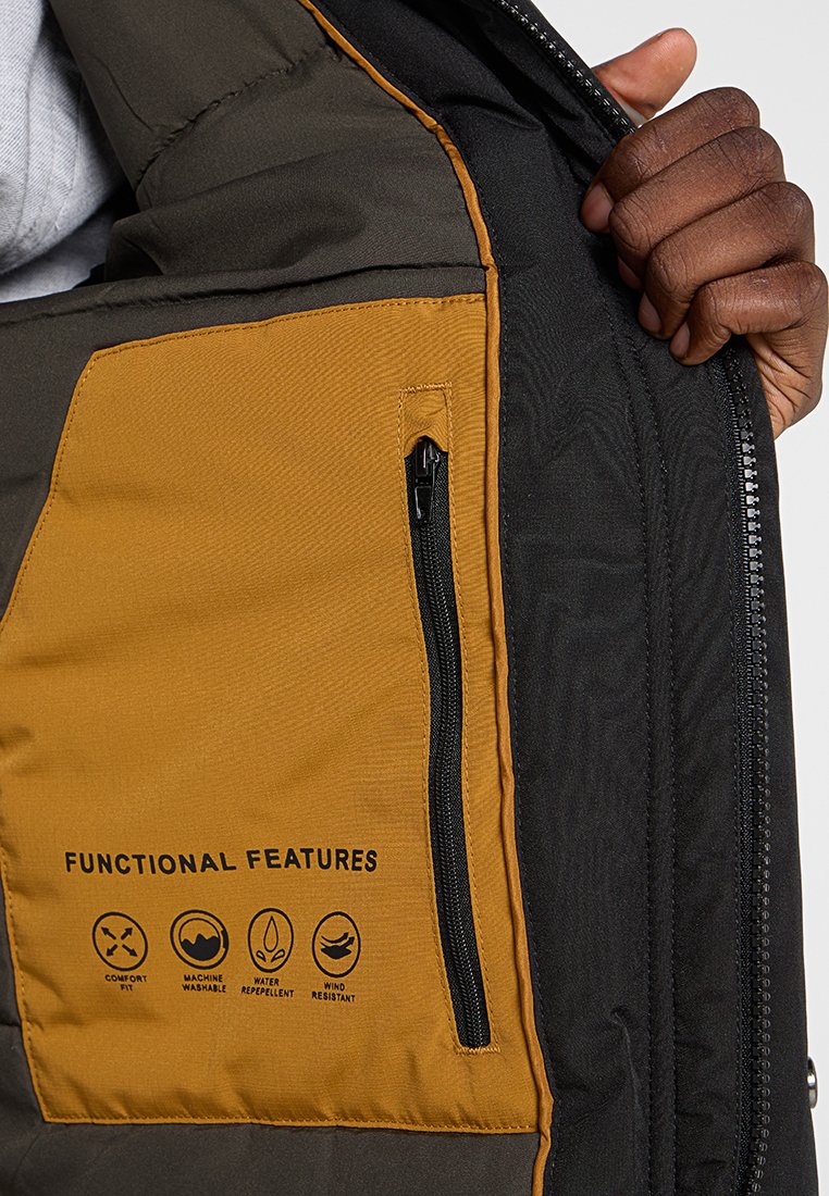 Lindbergh Parka Media 6