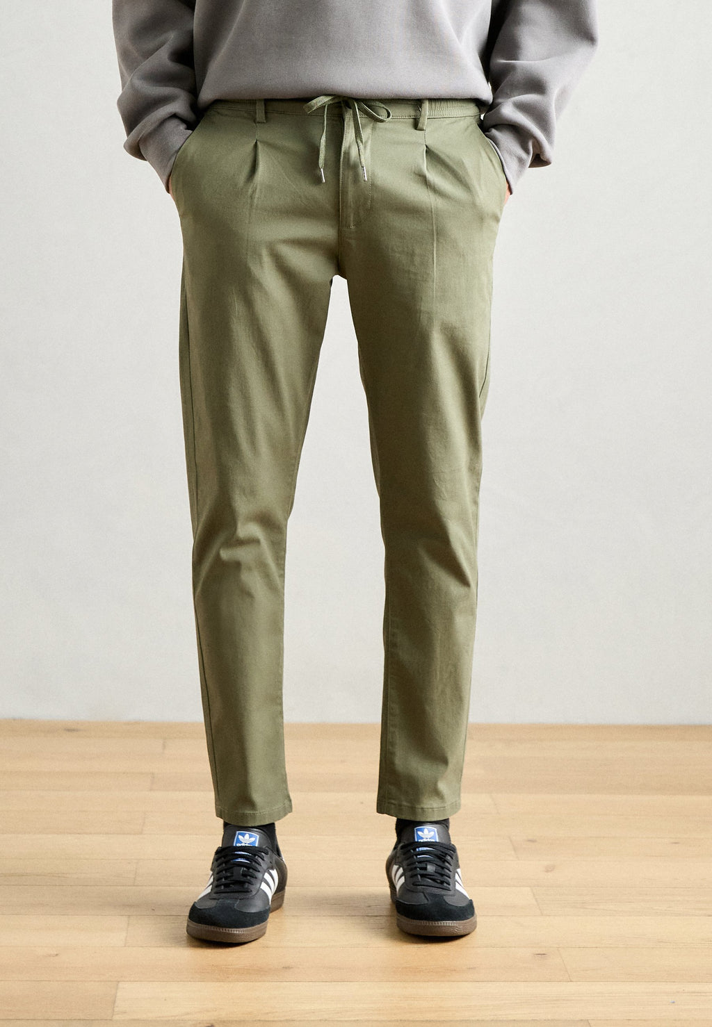 DRAWSTRING PANTS Media 3