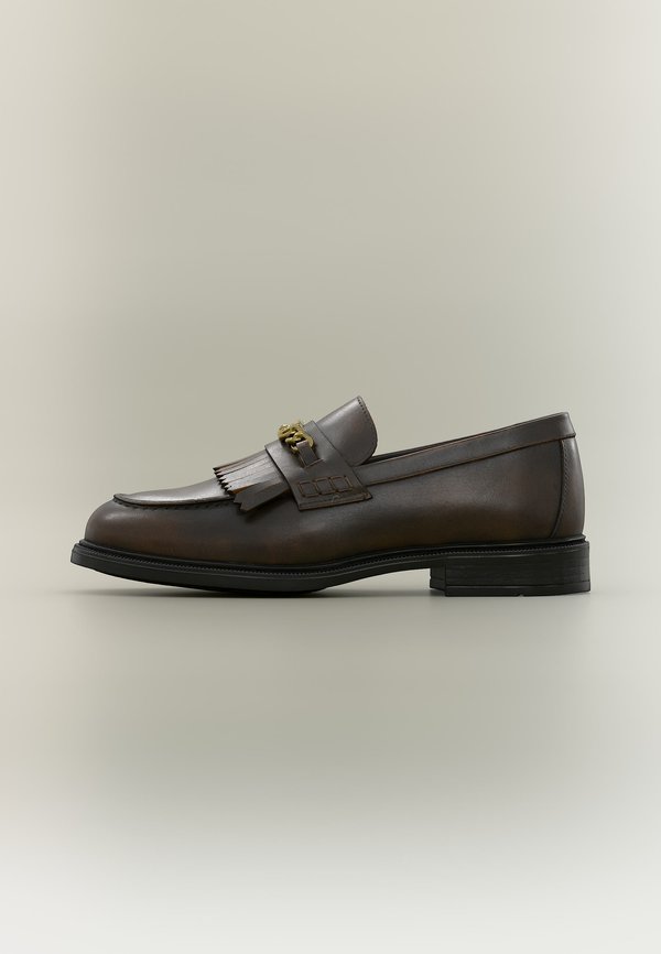 Tommy Hilfiger CHAIN FRINGE LOAFER - Smart slip-ons - brushed brown