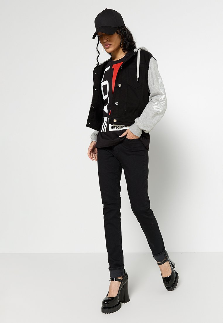 Love Moschino
