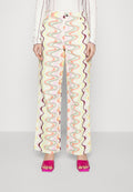 Résumé LILLYRS PANTS