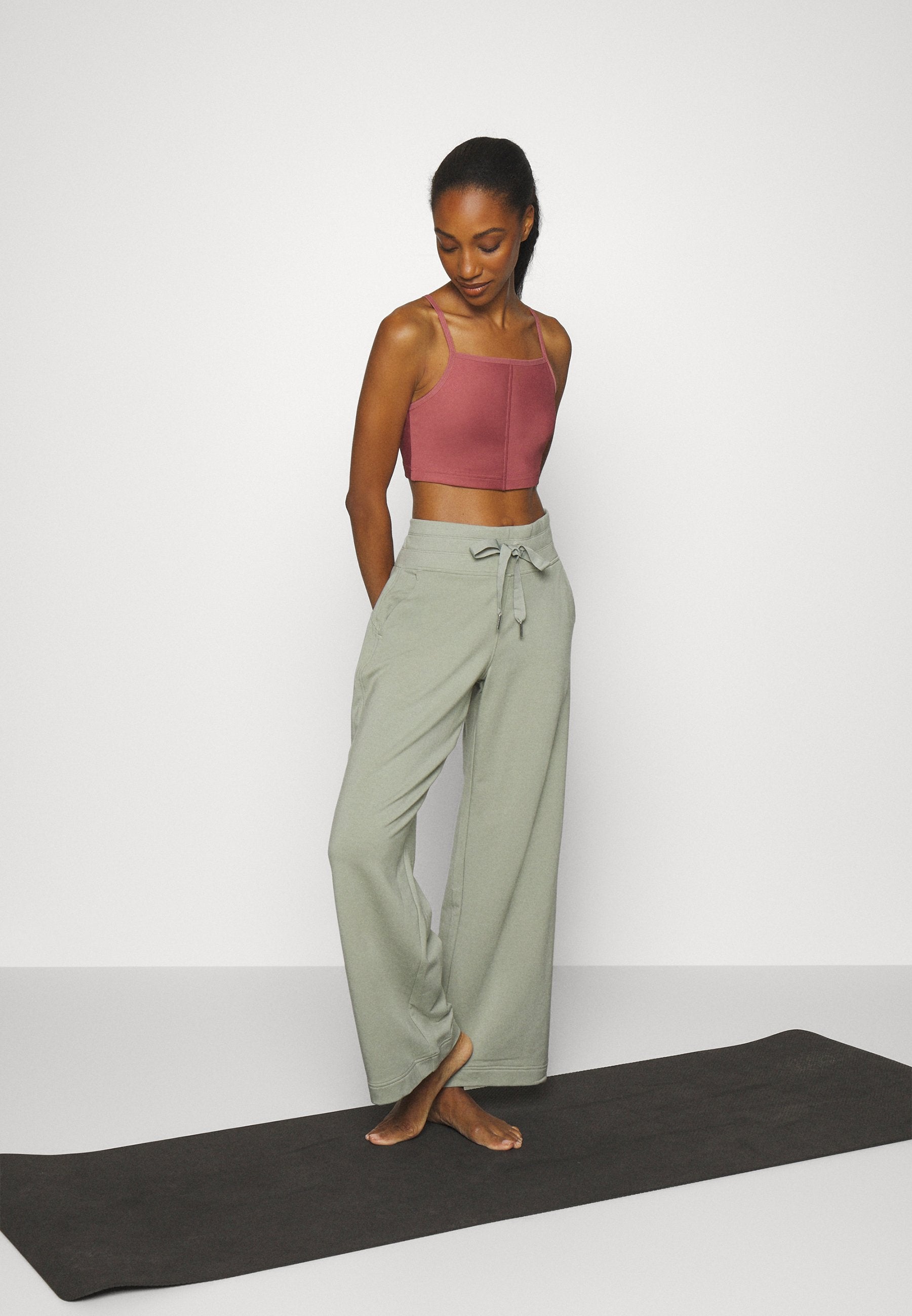 Reebok CROP