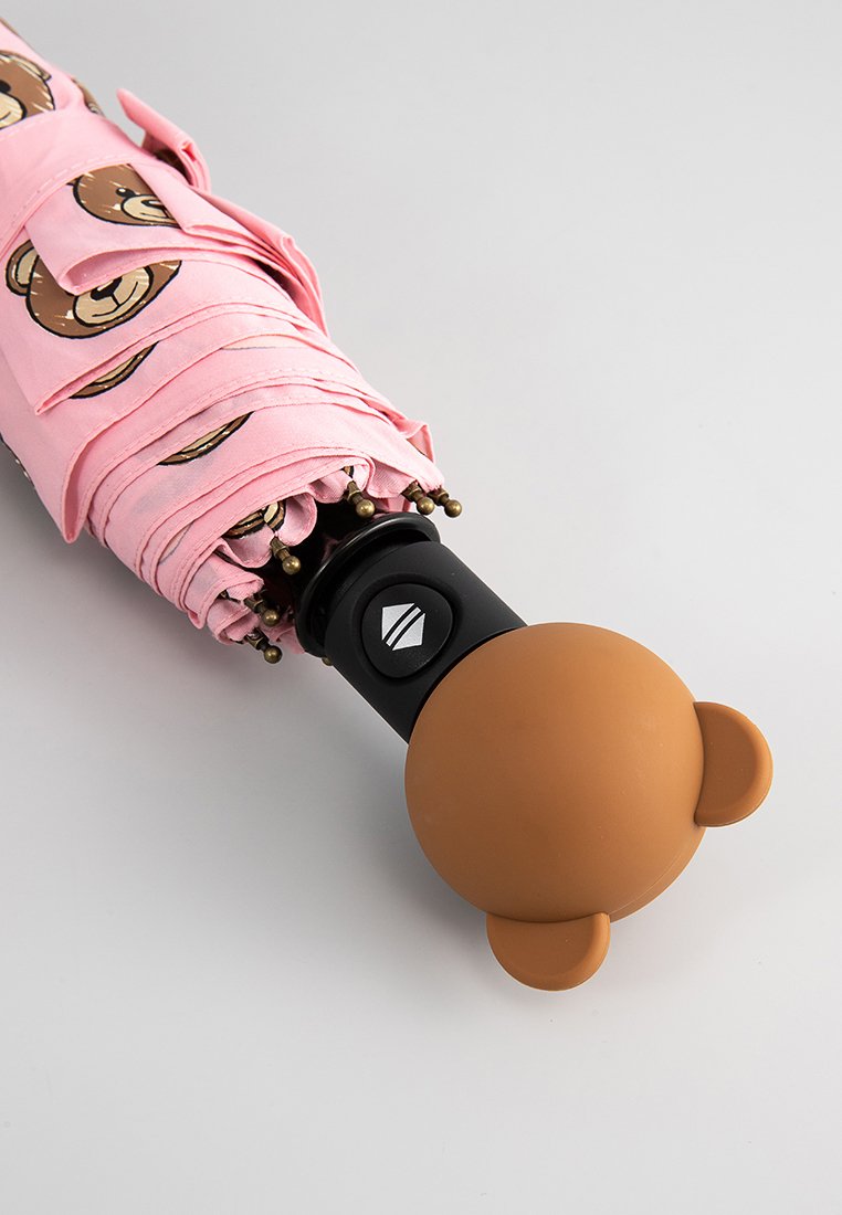 MOSCHINO