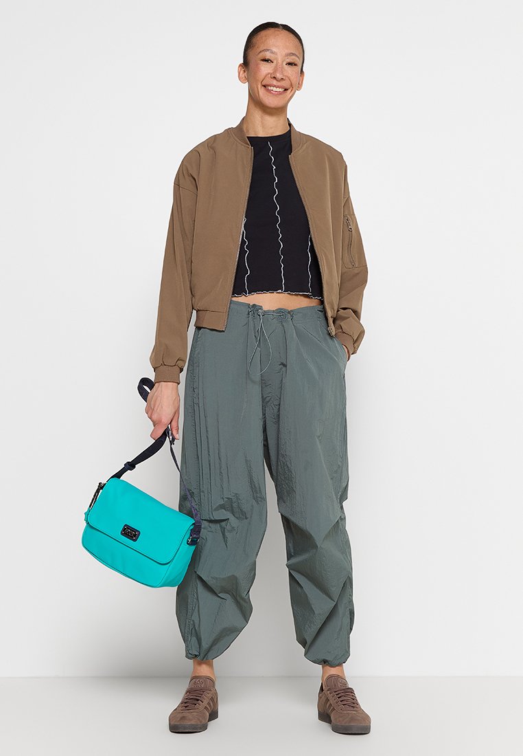Mandarina Duck STYLE