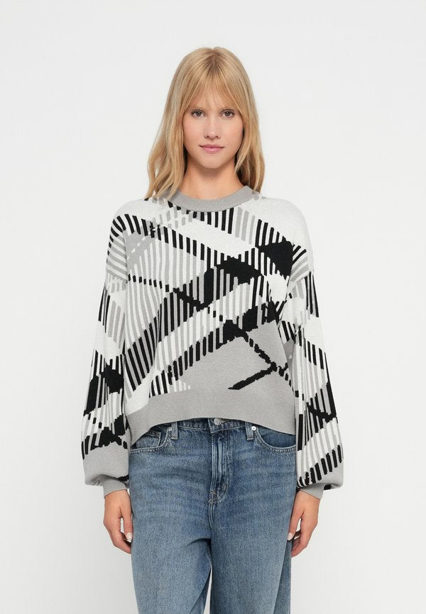 Noisy May NMCHARLOTT L/S O-NECK KNIT FWD NOOS