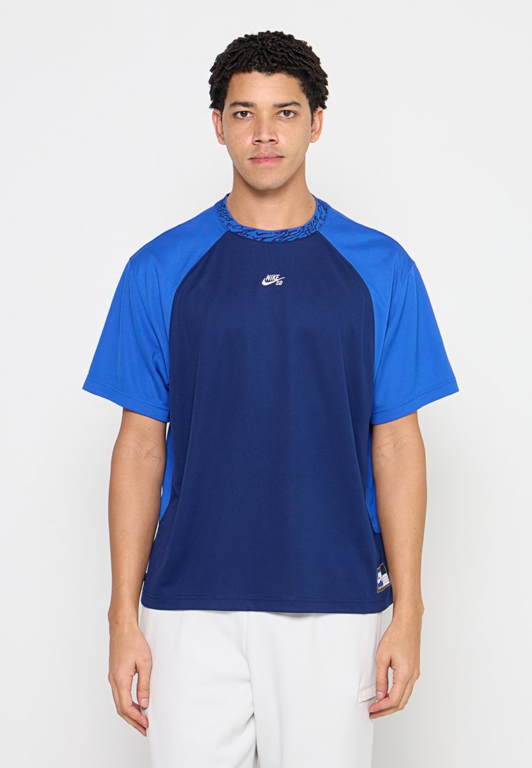 Nike Performance