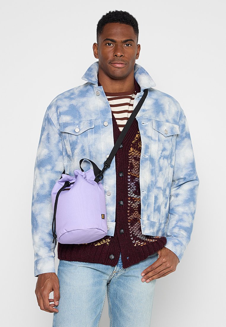 Alpha Industries CARRY