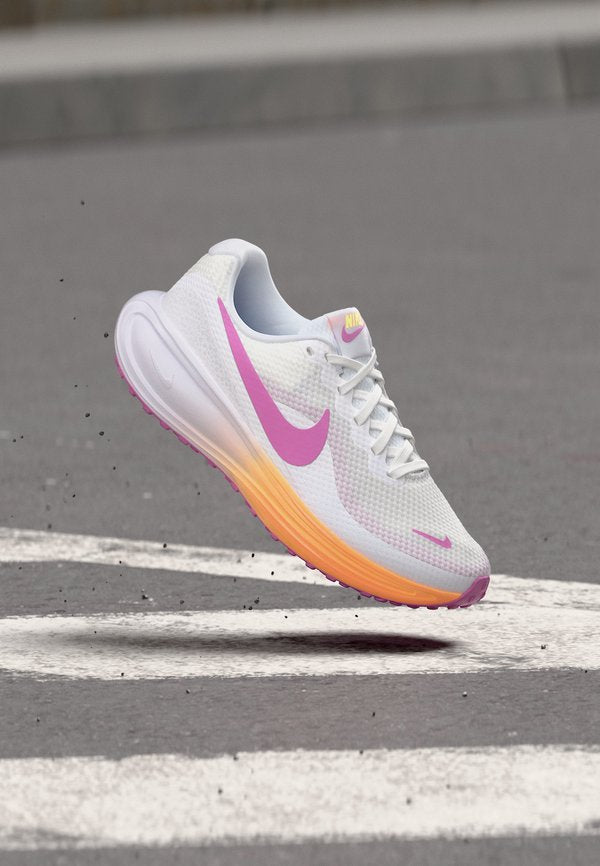Nike Performance W NIKE REVOLUTION 8 - Road running shoes - white/light magenta/orange pulse