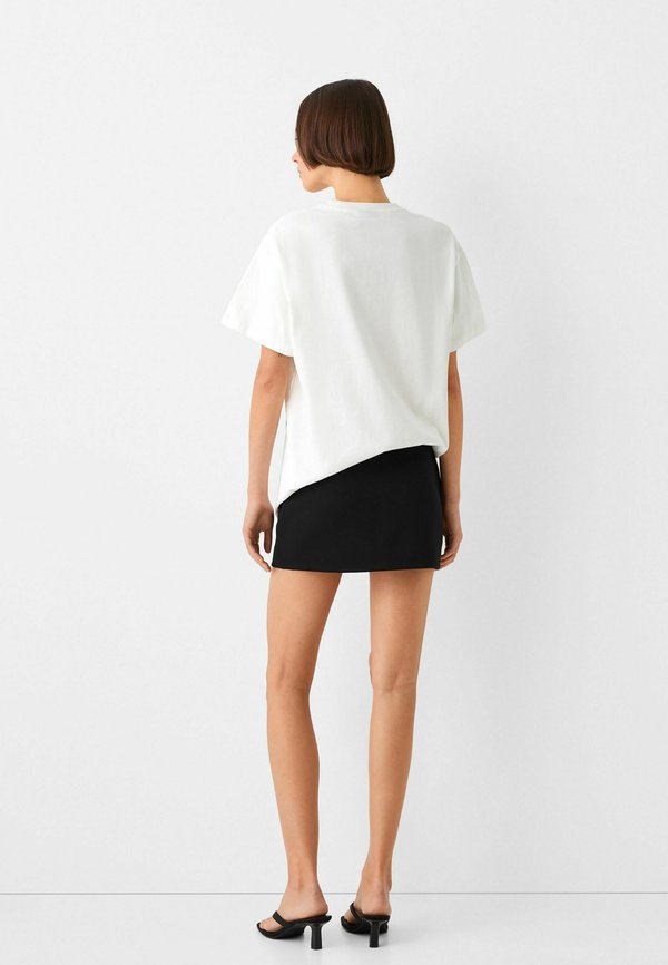 Bershka SHORT SLEEVE CHAINSAW