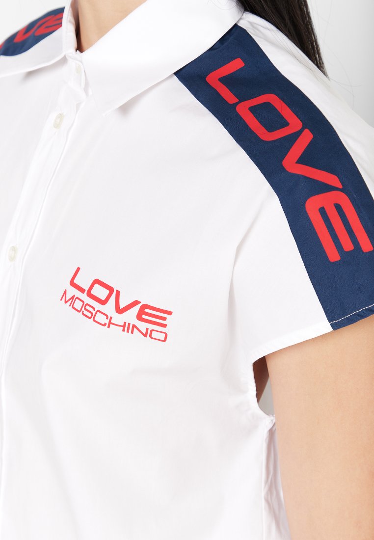 Love Moschino