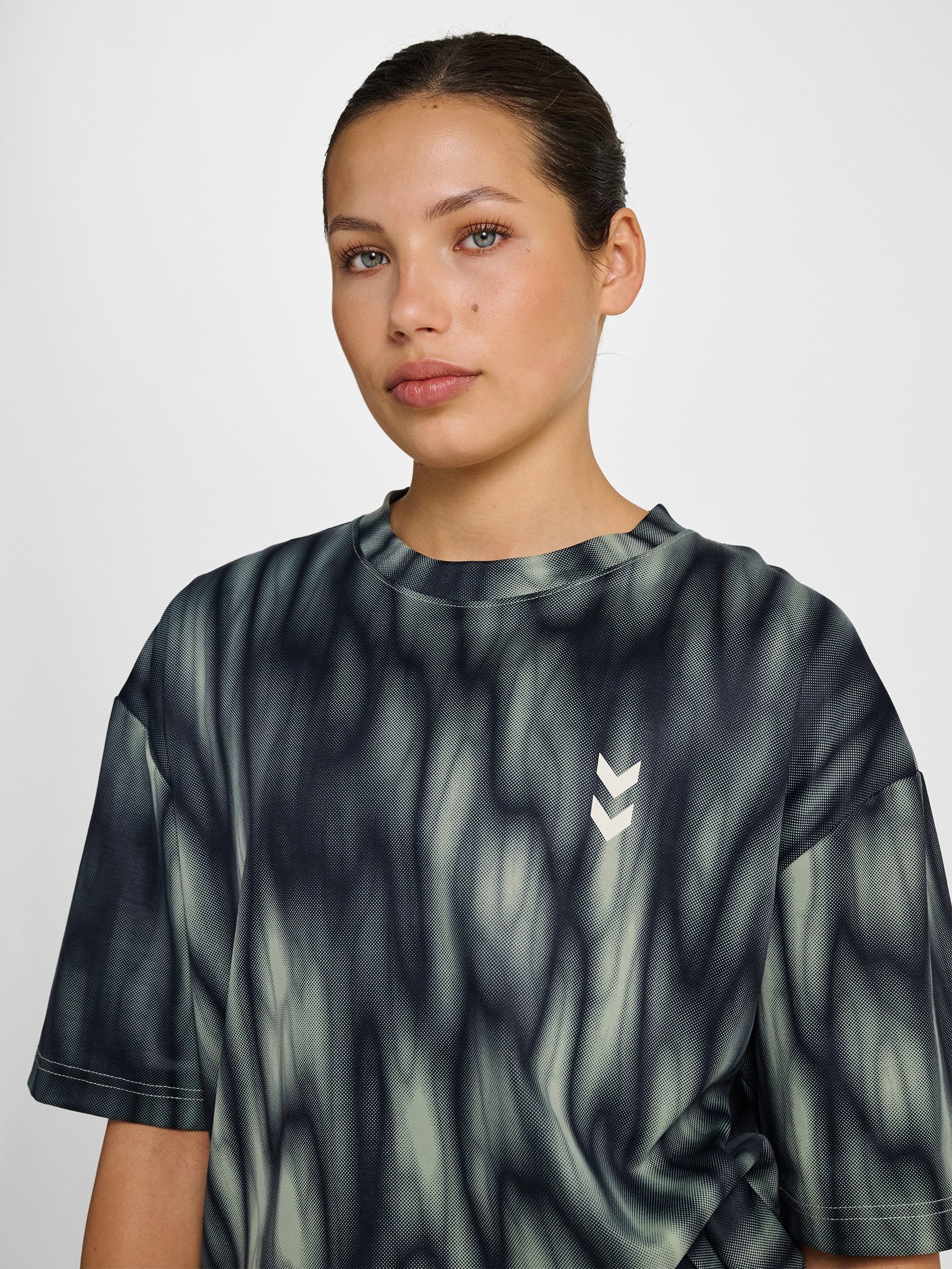 Hummel HMLHIIT AOP LOOSE S/S