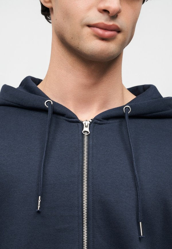 Pier One by Zalando